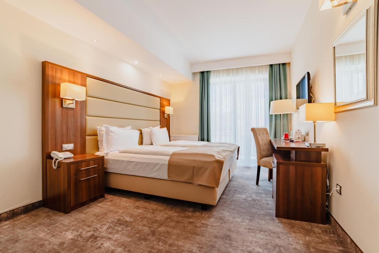 Radsor Hotel Rîşnov Extérieur photo