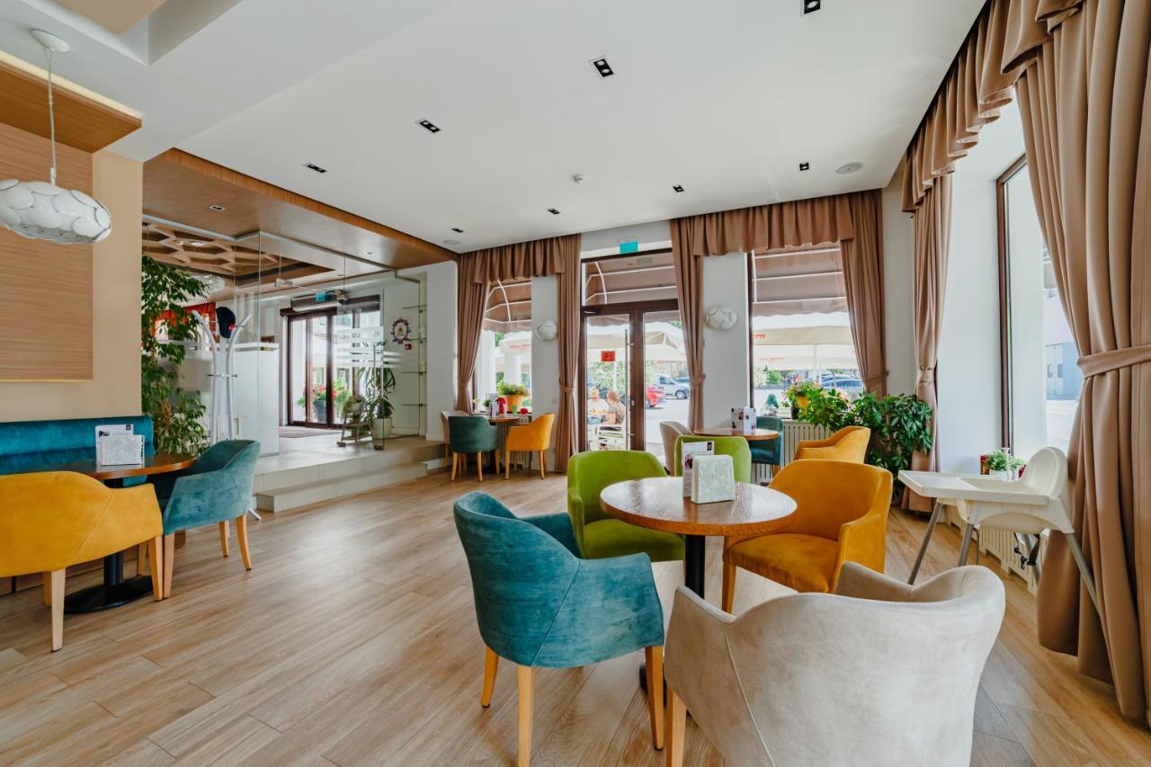 Radsor Hotel Rîşnov Extérieur photo