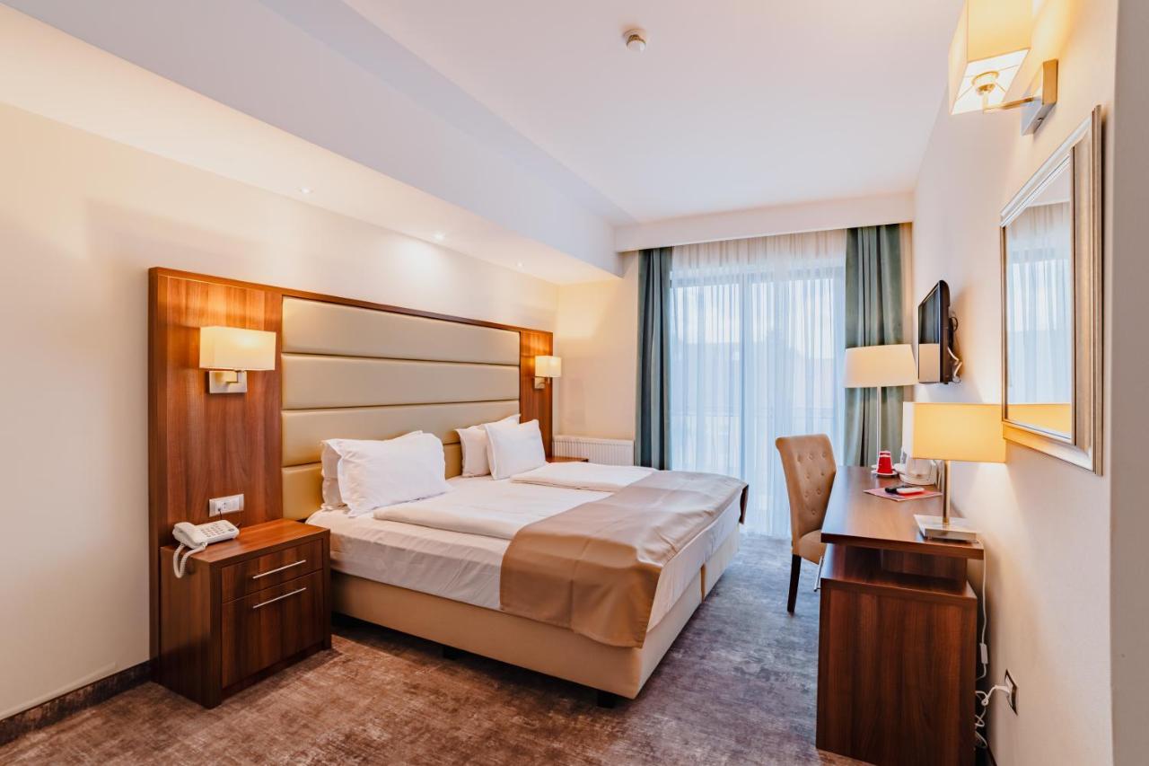 Radsor Hotel Rîşnov Extérieur photo