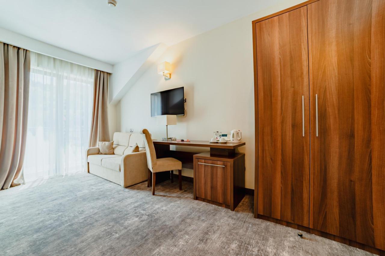 Radsor Hotel Rîşnov Extérieur photo