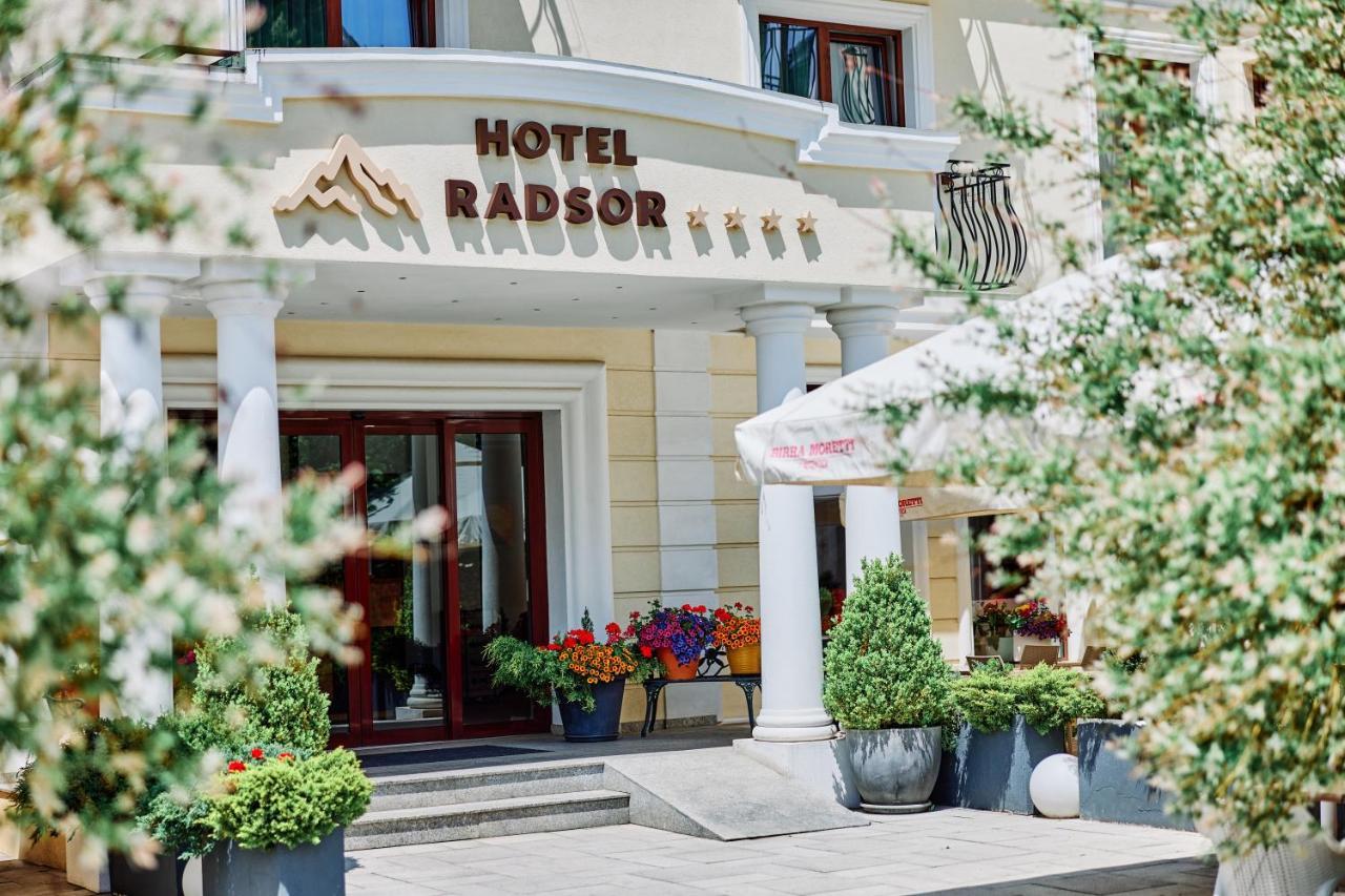 Radsor Hotel Rîşnov Extérieur photo