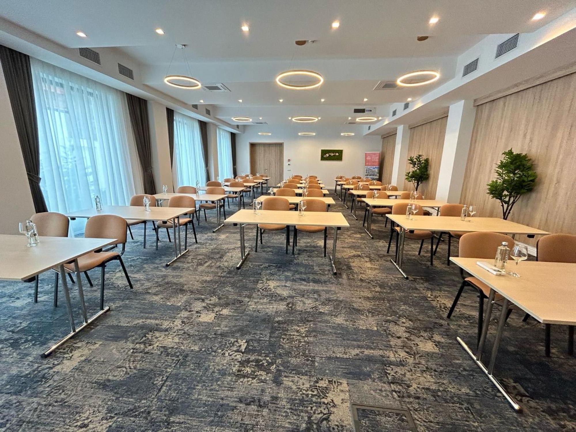 Radsor Hotel Rîşnov Extérieur photo