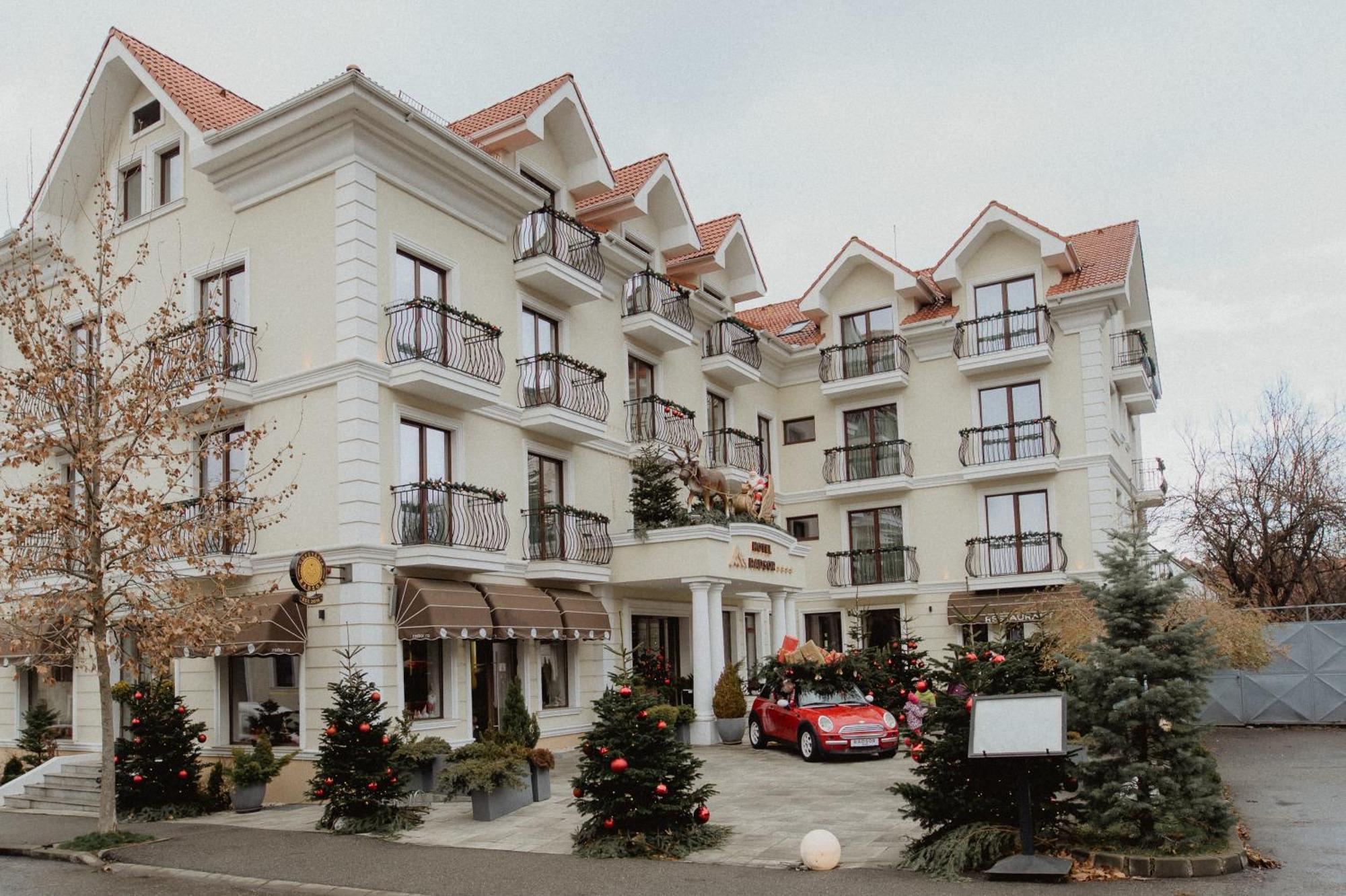Radsor Hotel Rîşnov Extérieur photo