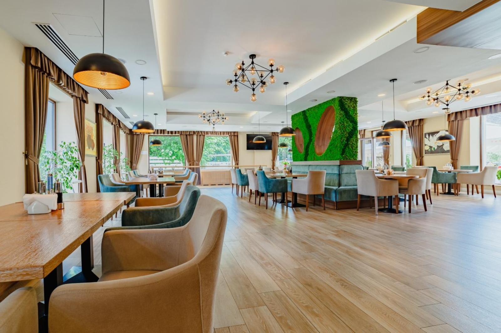 Radsor Hotel Rîşnov Extérieur photo