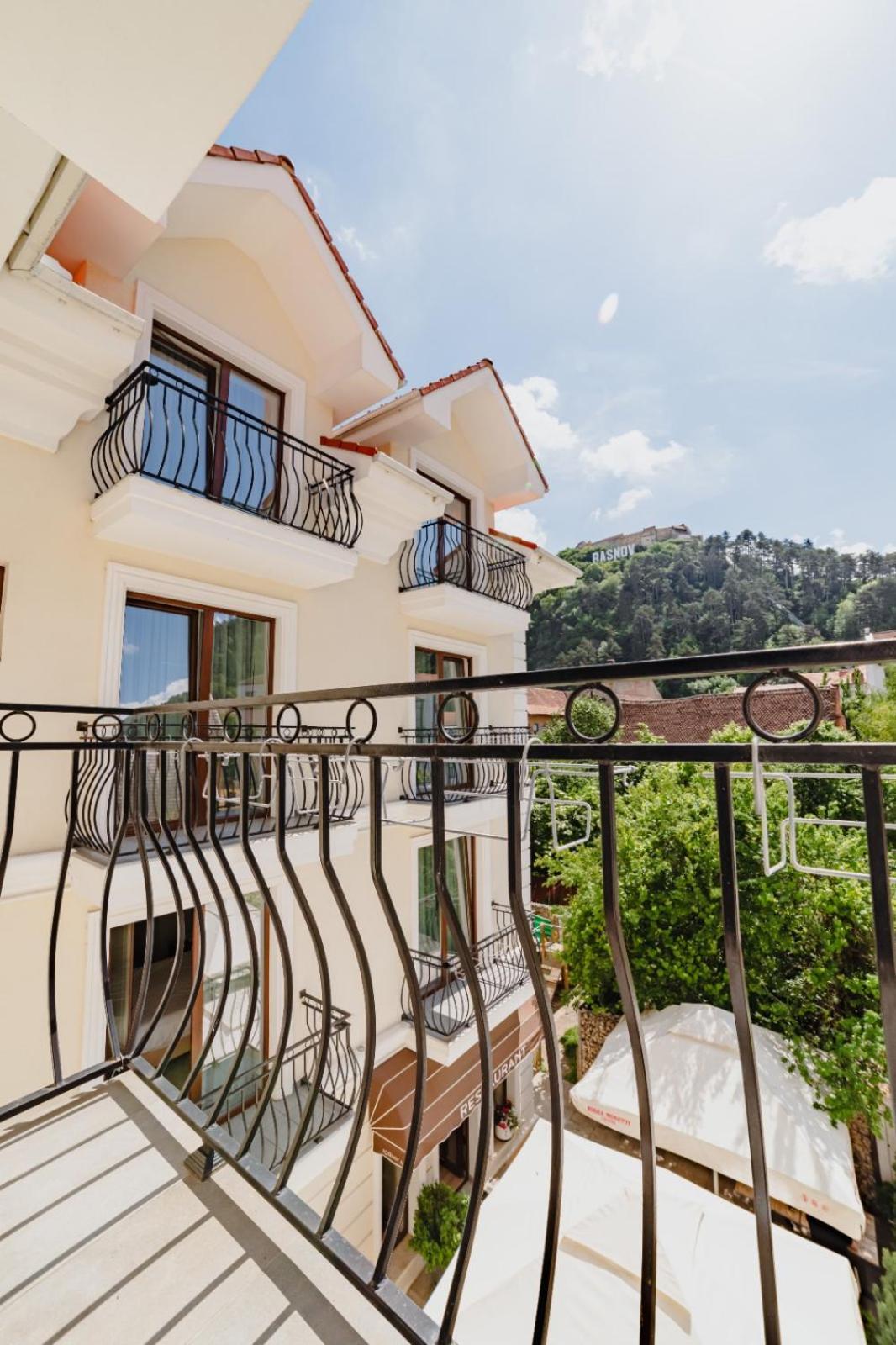 Radsor Hotel Rîşnov Extérieur photo