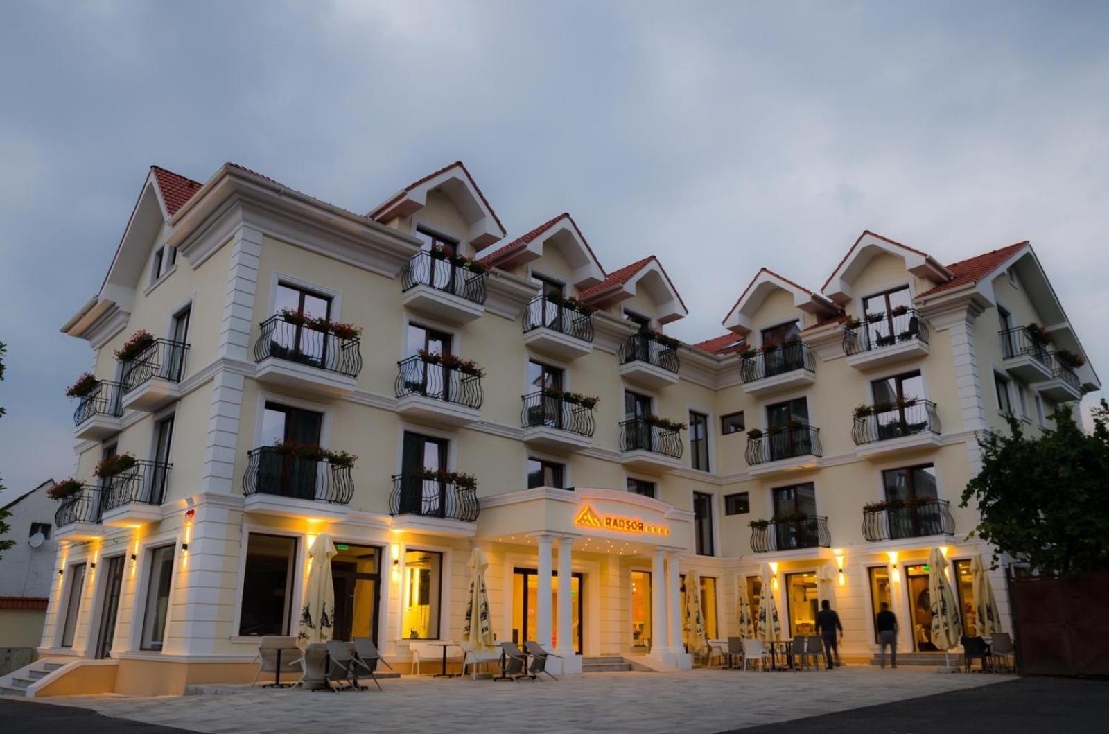 Radsor Hotel Rîşnov Extérieur photo