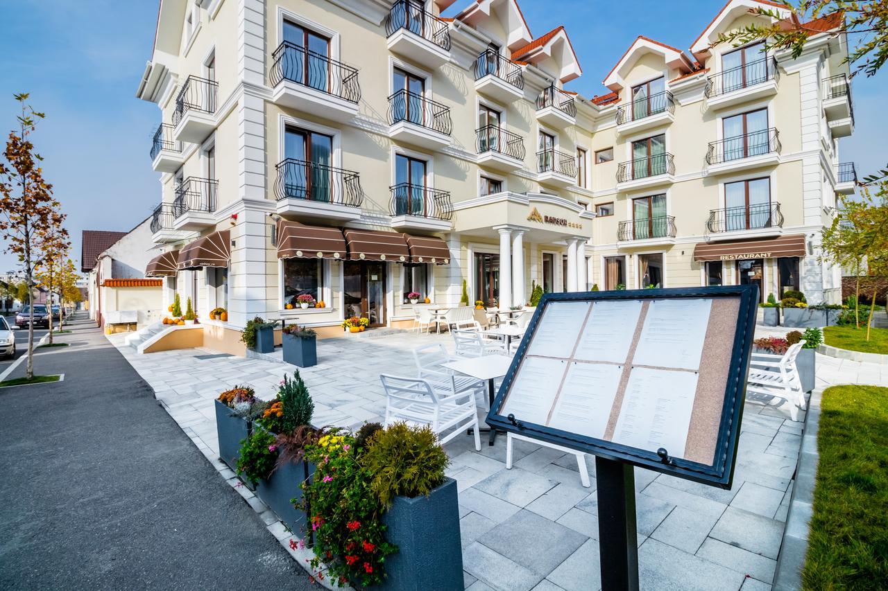Radsor Hotel Rîşnov Extérieur photo