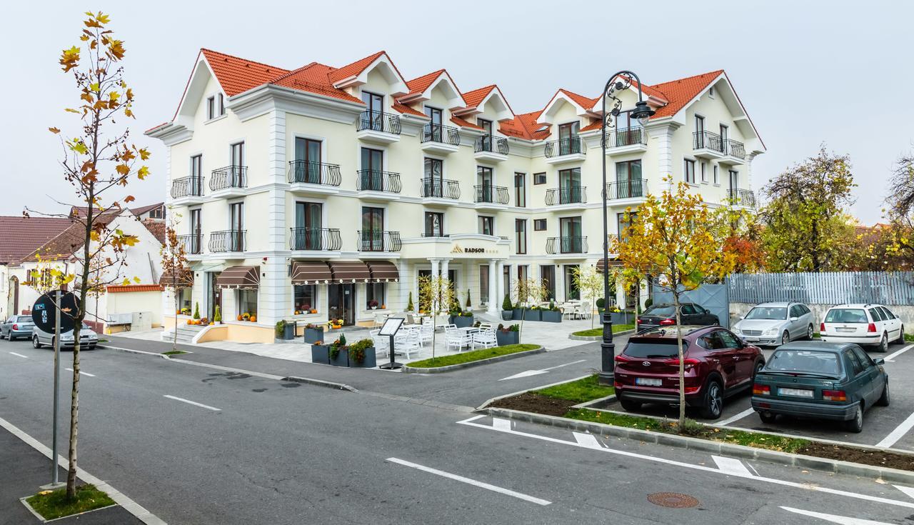 Radsor Hotel Rîşnov Extérieur photo