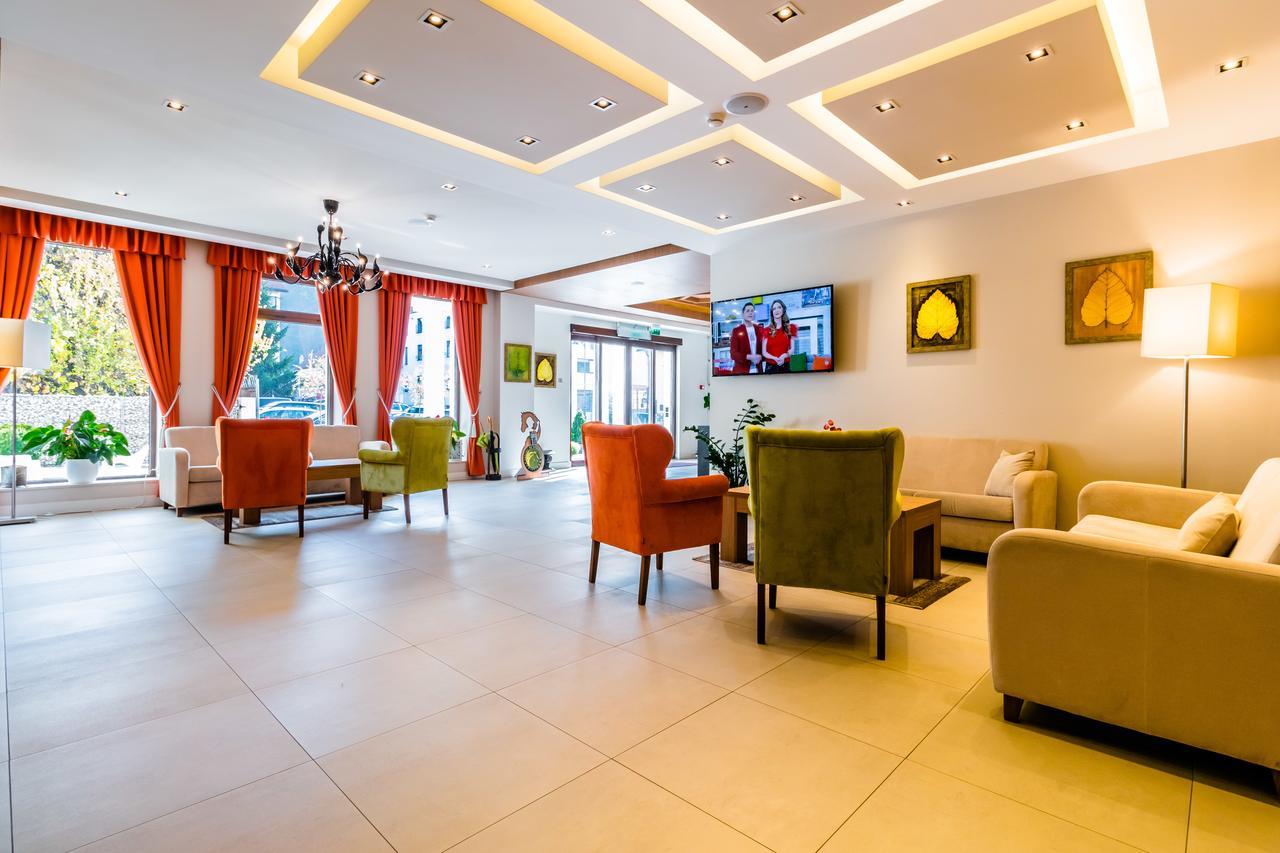 Radsor Hotel Rîşnov Extérieur photo